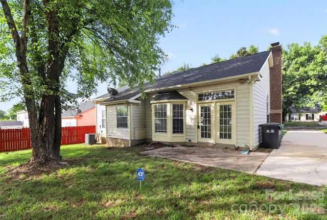 900 Gretna Green Drive, Charlotte, NC 28217