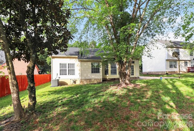 900 Gretna Green Drive, Charlotte, NC 28217