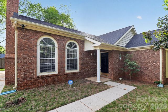 900 Gretna Green Drive, Charlotte, NC 28217