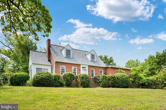 9028 STONEWALL JACKSON HWY, Front Royal, VA 22630