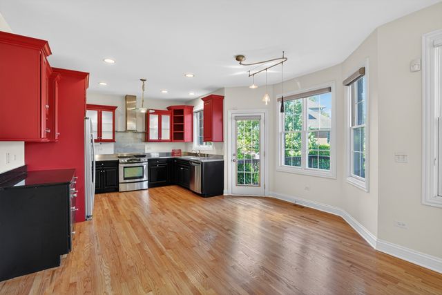 1212 Connamara Court, Westmont, IL 60559