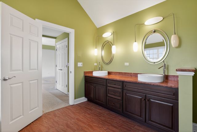 1212 Connamara Court, Westmont, IL 60559