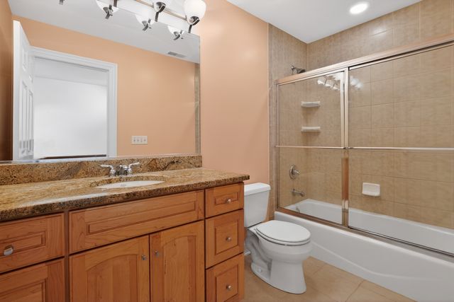 1212 Connamara Court, Westmont, IL 60559