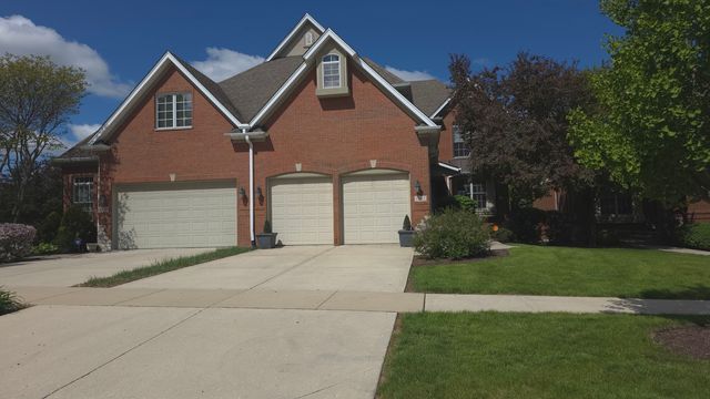 1212 Connamara Court, Westmont, IL 60559