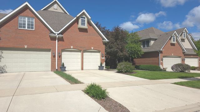 1212 Connamara Court, Westmont, IL 60559