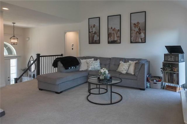 6012 NE 119th Street, Kansas City, MO 64156
