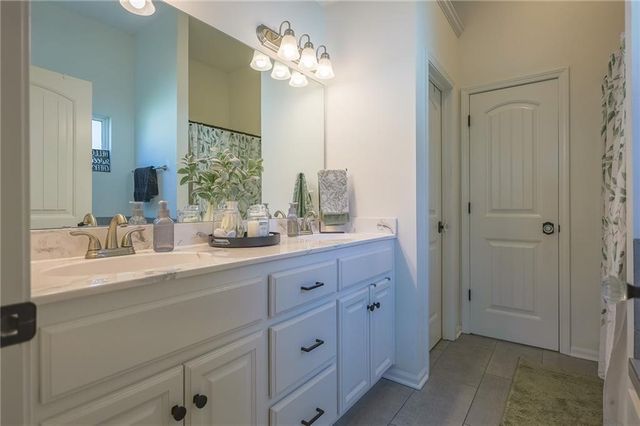 6012 NE 119th Street, Kansas City, MO 64156