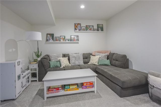 6012 NE 119th Street, Kansas City, MO 64156