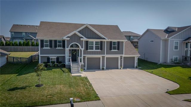 6012 NE 119th Street, Kansas City, MO 64156