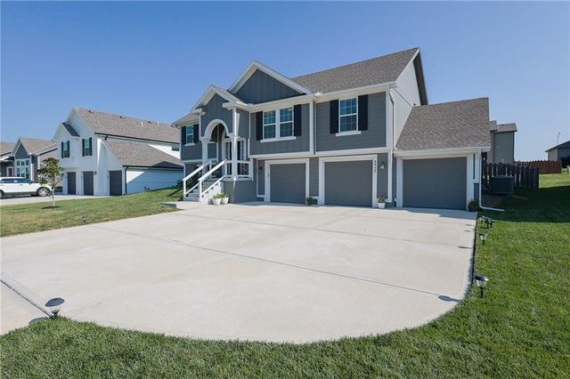 6012 NE 119th Street, Kansas City, MO 64156