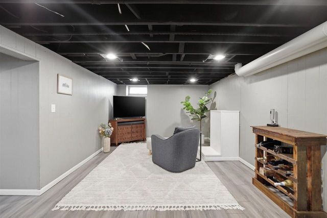 3261 N 86th STREET, Milwaukee, WI 53222