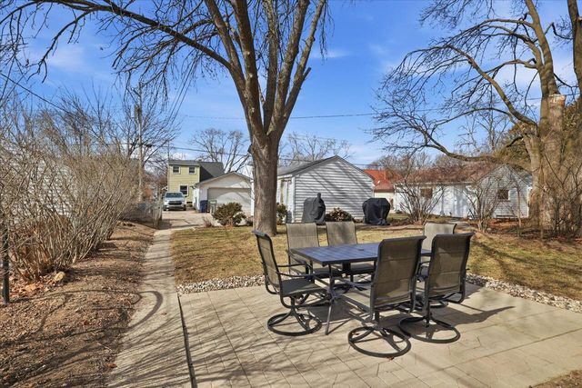 3261 N 86th STREET, Milwaukee, WI 53222