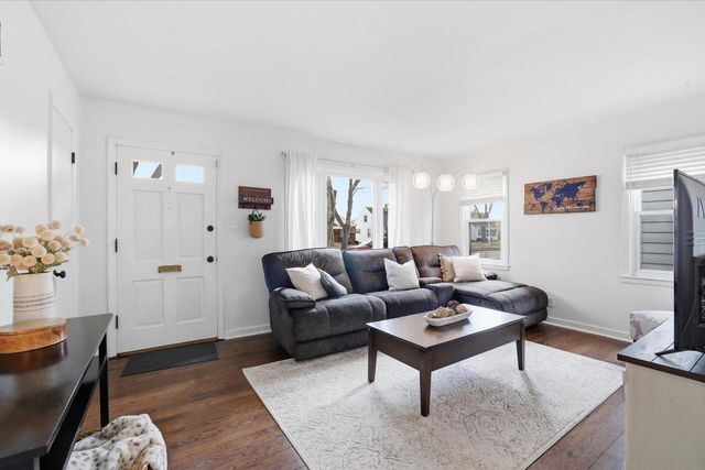 3261 N 86th STREET, Milwaukee, WI 53222