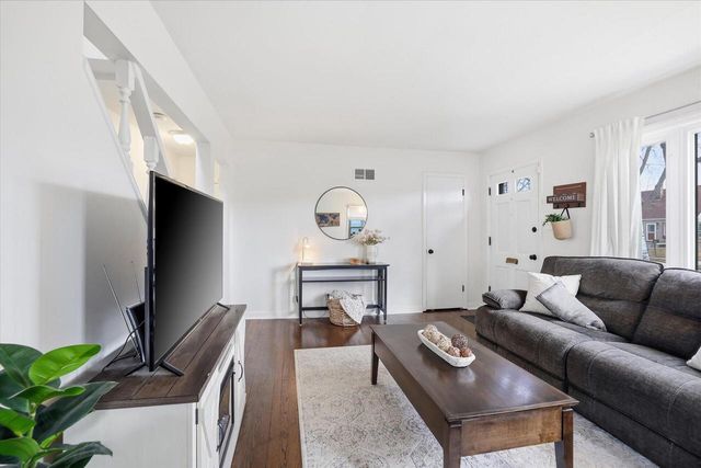 3261 N 86th STREET, Milwaukee, WI 53222