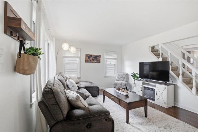 3261 N 86th STREET, Milwaukee, WI 53222