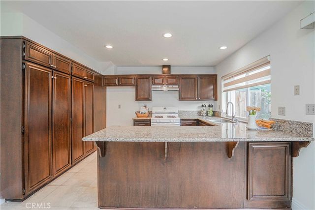 17721 Norwalk 11, Artesia, CA 90701