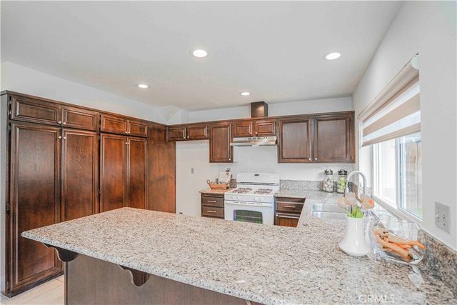 17721 Norwalk 11, Artesia, CA 90701