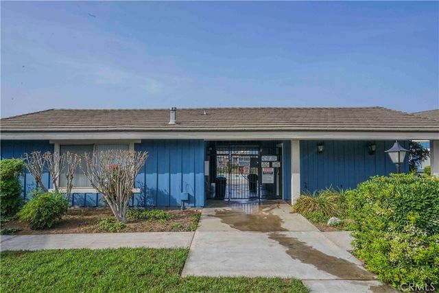 17721 Norwalk 11, Artesia, CA 90701