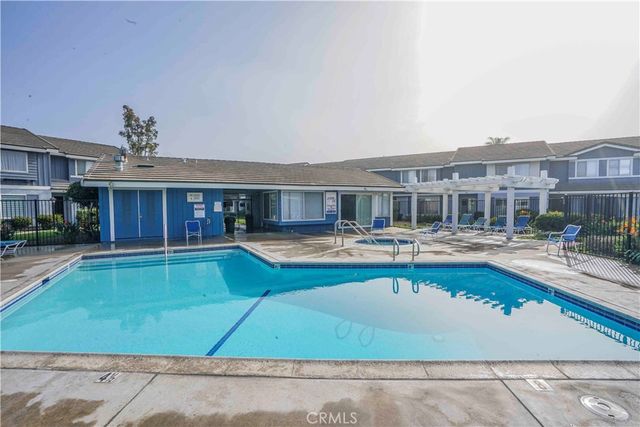 17721 Norwalk 11, Artesia, CA 90701