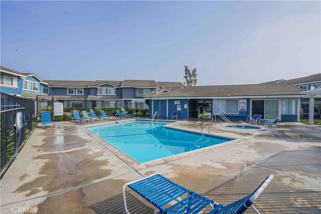 17721 Norwalk 11, Artesia, CA 90701