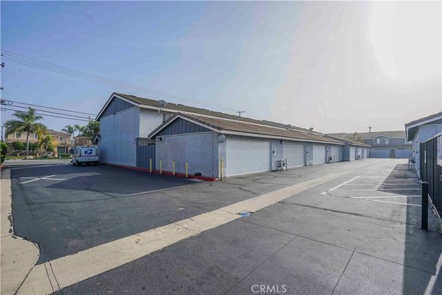 17721 Norwalk 11, Artesia, CA 90701