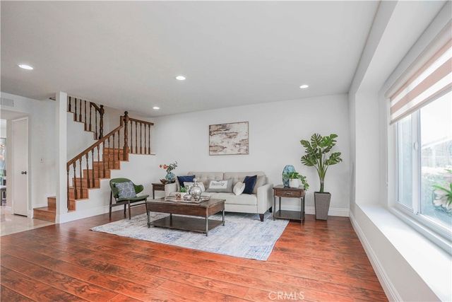 17721 Norwalk 11, Artesia, CA 90701