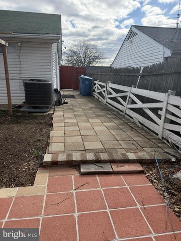 6118 HIBBLING AVE, Springfield, VA 22150