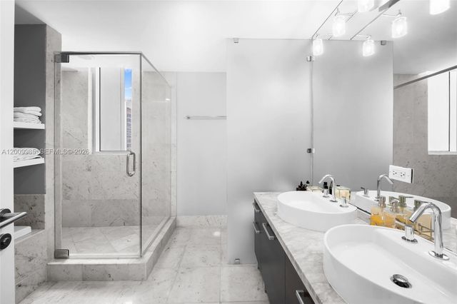 253 NE 2nd St 2503, Miami, FL 33132