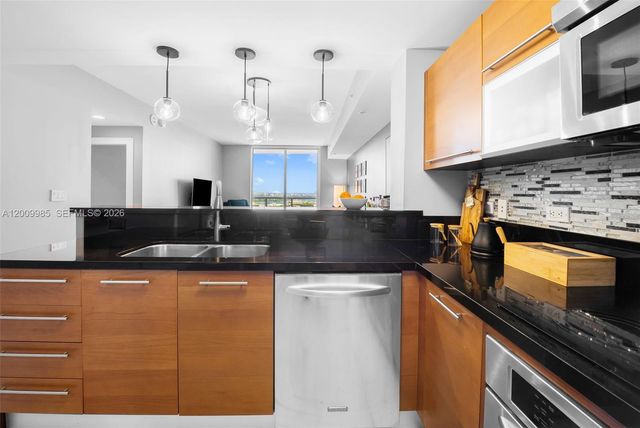 253 NE 2nd St 2503, Miami, FL 33132