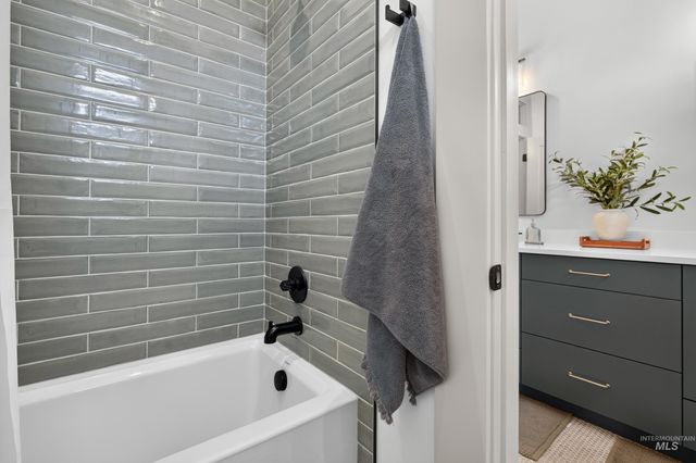 12780 Draft St, Middleton, ID 83644