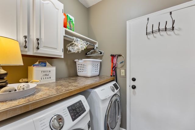 1911 N Valleyview, Wichita, KS 67212