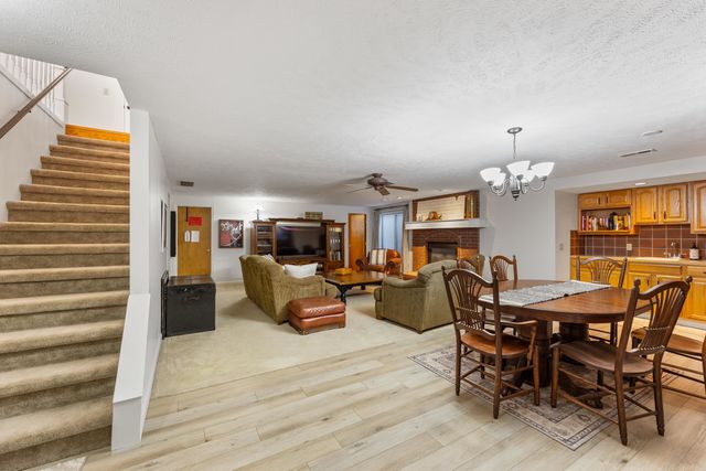 1911 N Valleyview, Wichita, KS 67212