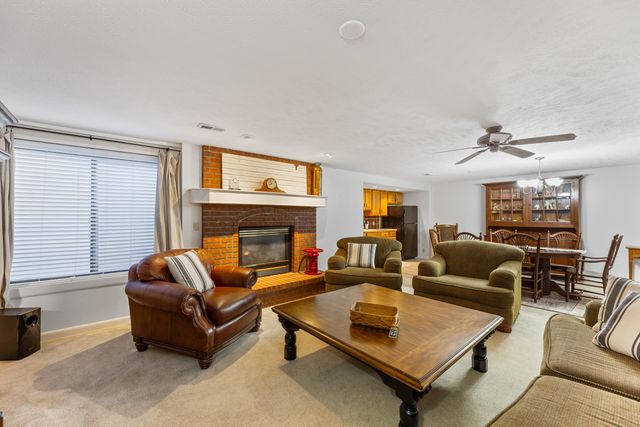 1911 N Valleyview, Wichita, KS 67212