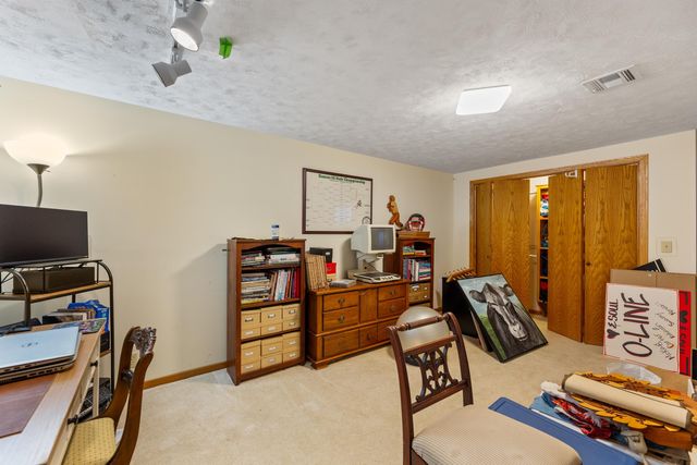 1911 N Valleyview, Wichita, KS 67212