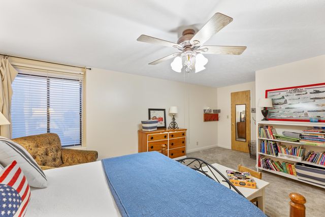 1911 N Valleyview, Wichita, KS 67212