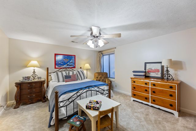 1911 N Valleyview, Wichita, KS 67212