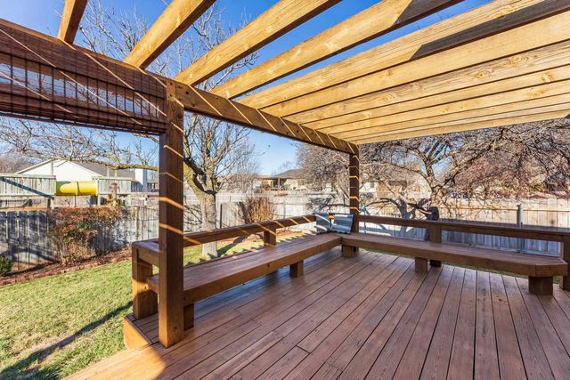 1911 N Valleyview, Wichita, KS 67212