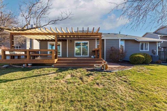 1911 N Valleyview, Wichita, KS 67212