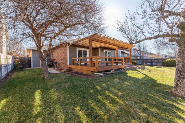 1911 N Valleyview, Wichita, KS 67212