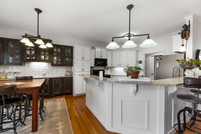 1911 N Valleyview, Wichita, KS 67212