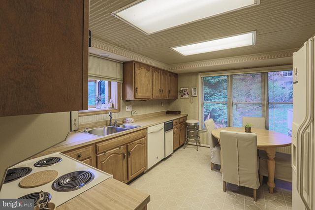 260 HUNTERS RIDGE RD, Lutherville Timonium, MD 21093