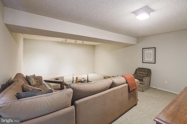 260 HUNTERS RIDGE RD, Lutherville Timonium, MD 21093