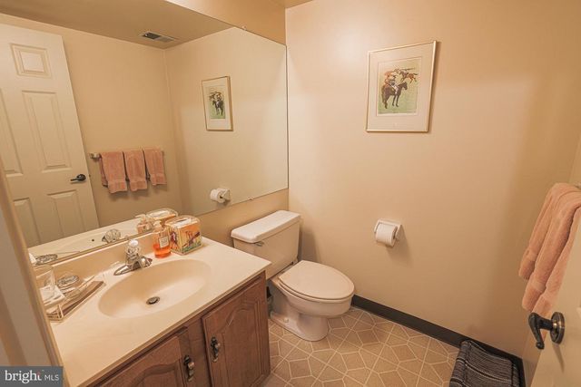 260 HUNTERS RIDGE RD, Lutherville Timonium, MD 21093