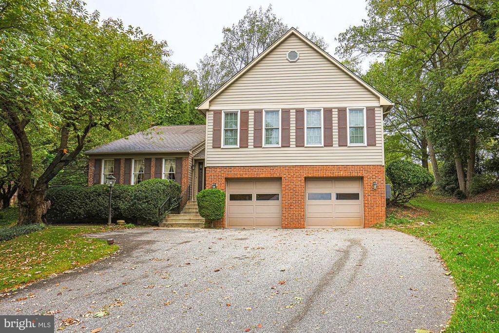 260 HUNTERS RIDGE RD, Lutherville Timonium, MD 21093