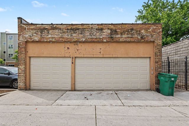 214 Chicago Avenue, Oak Park, IL 60302