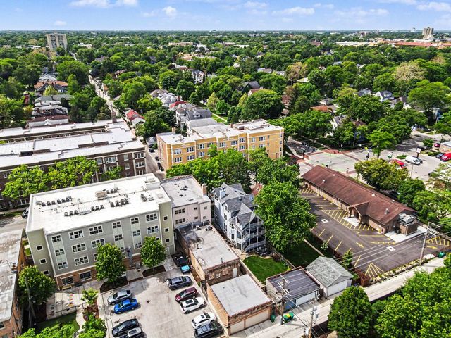 214 Chicago Avenue, Oak Park, IL 60302