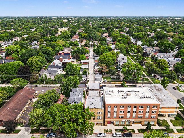 214 Chicago Avenue, Oak Park, IL 60302