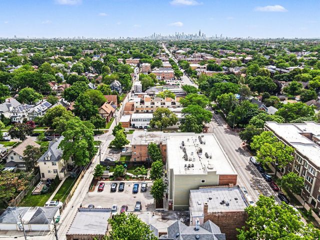 214 Chicago Avenue, Oak Park, IL 60302