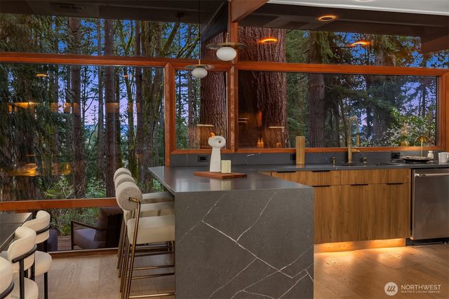 14841 SE 54th Street, Bellevue, WA 98006
