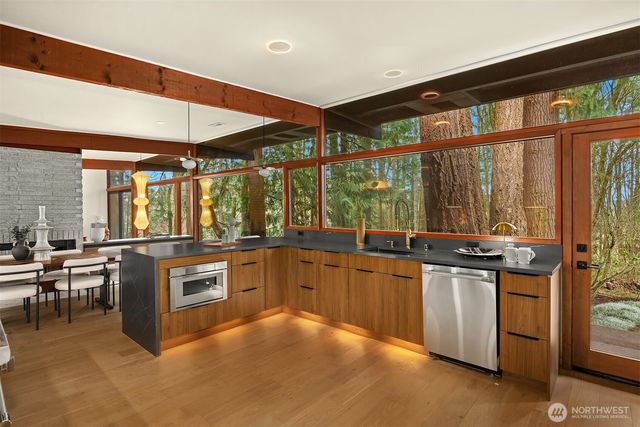 14841 SE 54th Street, Bellevue, WA 98006
